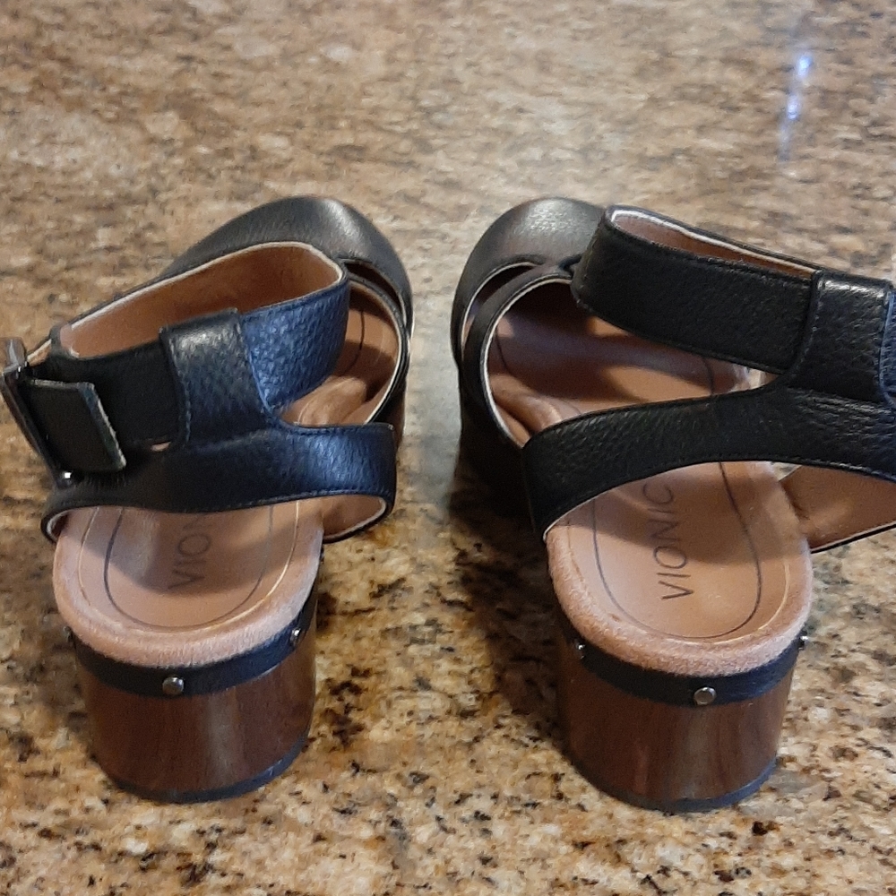 Vionic heel sandals - Picture 2 of 3